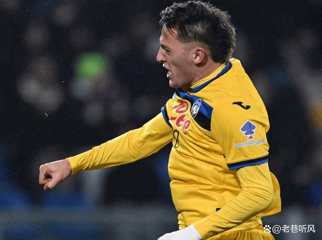 外野手在接 外野手在接